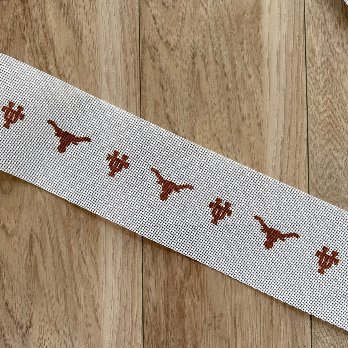 University of Texas-Orange Logo Belt needlepoint canvas by Elm Tree, 18 mesh 
<meta charset="UTF-8">1.25″ by 40″